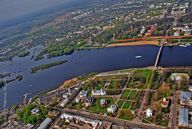 Показать город новгород. Великий Новгород с высоты птичьего полета. Великий Новгород Кремль с высоты птичьего полета. Ярославово Дворище Великий Новгород вид сверху. Великий Новгород сверху.